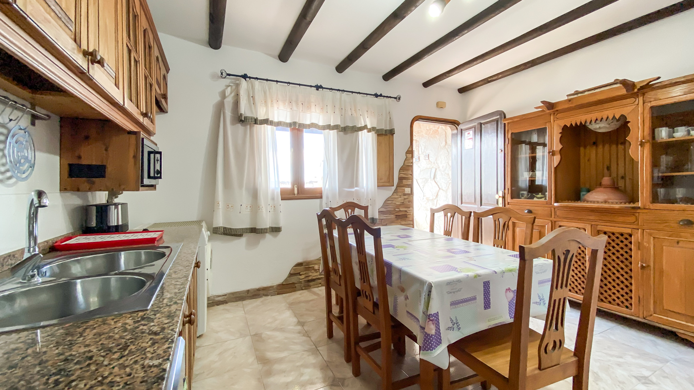 - Los Ancones - Roper Properties