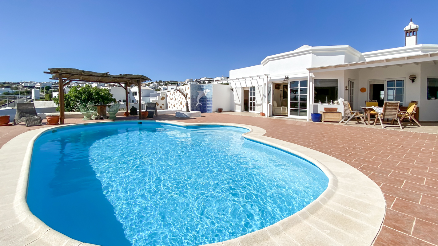 - Tias - Roper Properties