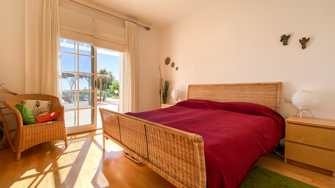 - Tias - Roper Properties