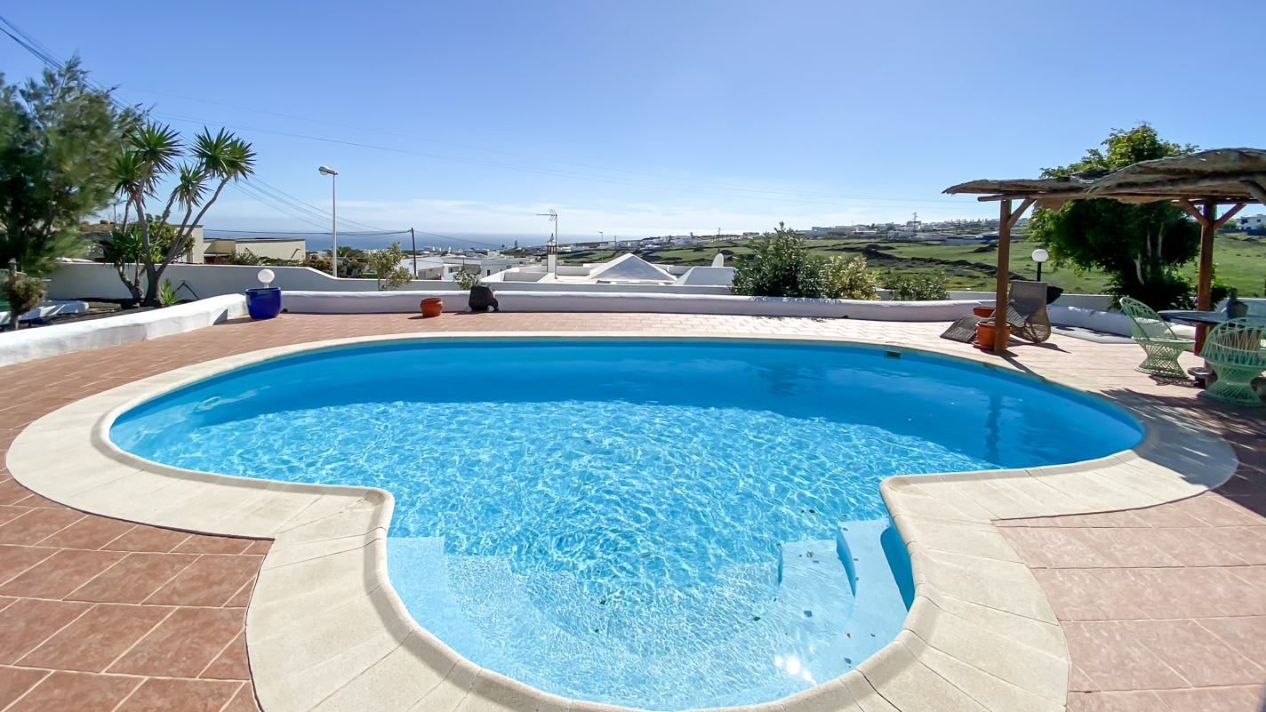 - Tias - Roper Properties