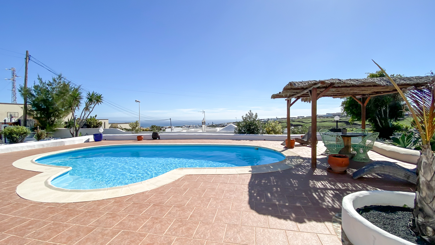 - Tias - Roper Properties