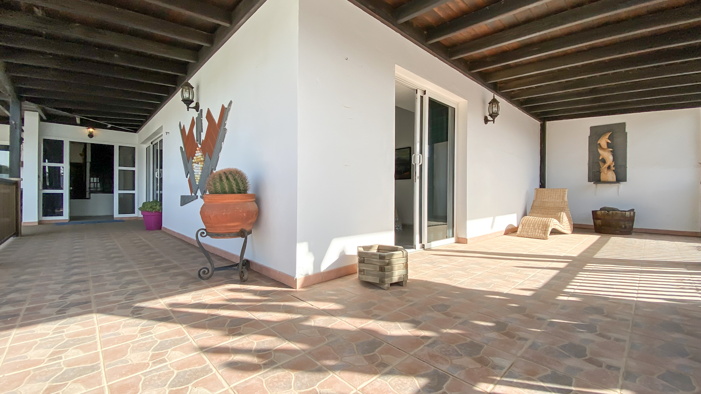 - Costa Teguise - Roper Properties