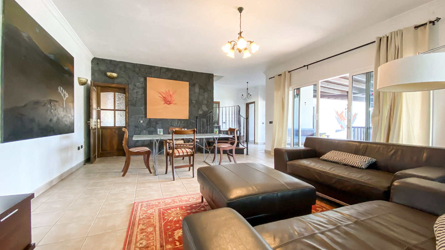 - Costa Teguise - Roper Properties