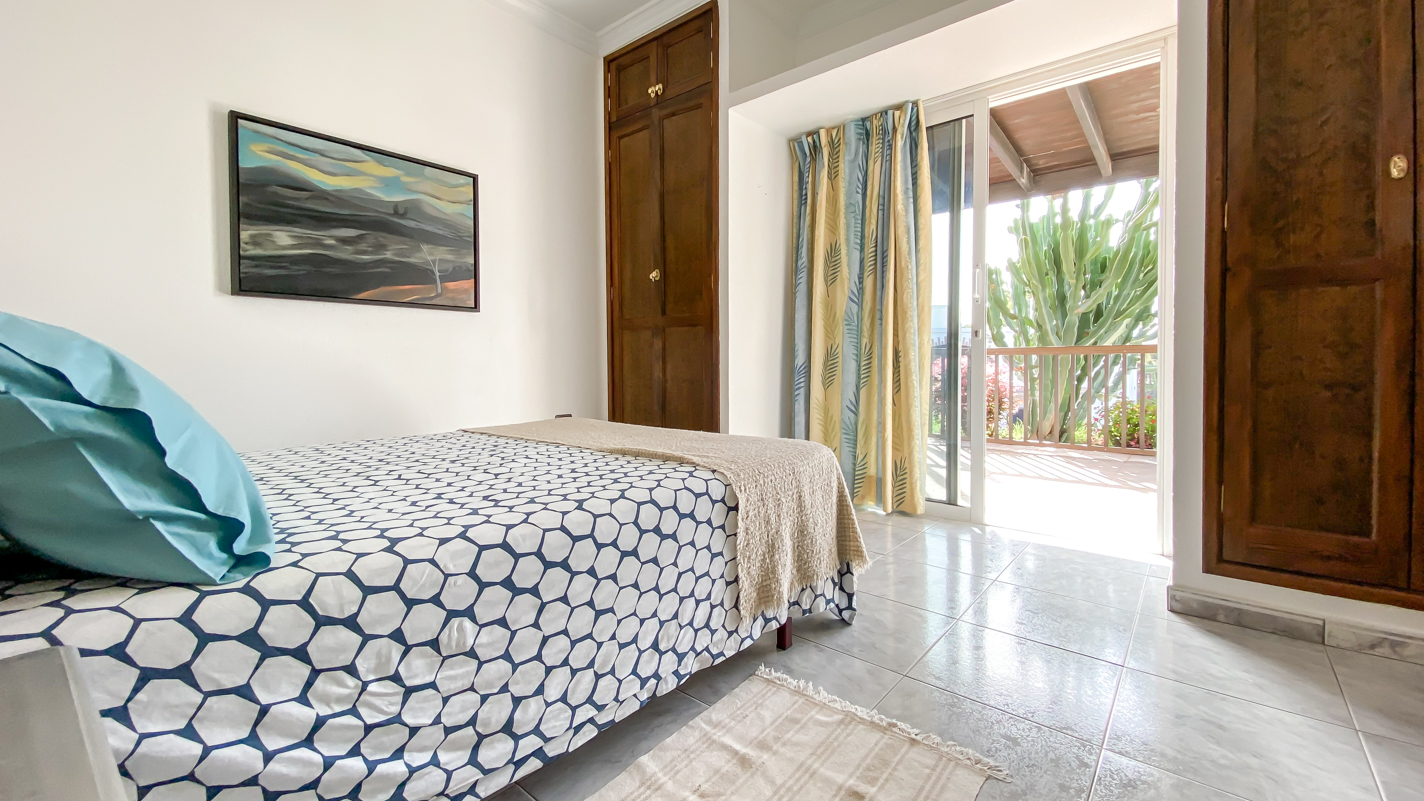- Costa Teguise - Roper Properties