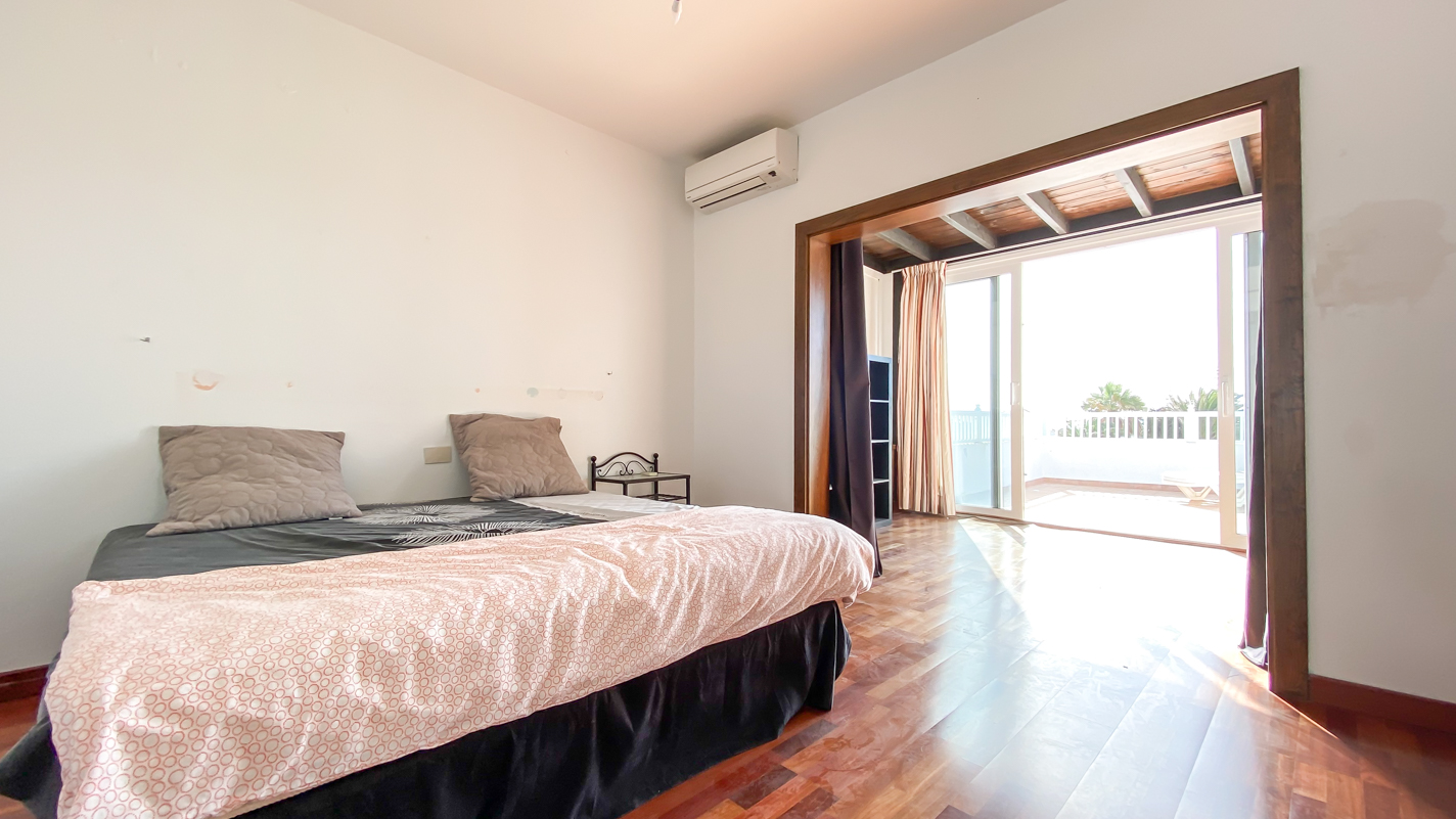 - Costa Teguise - Roper Properties