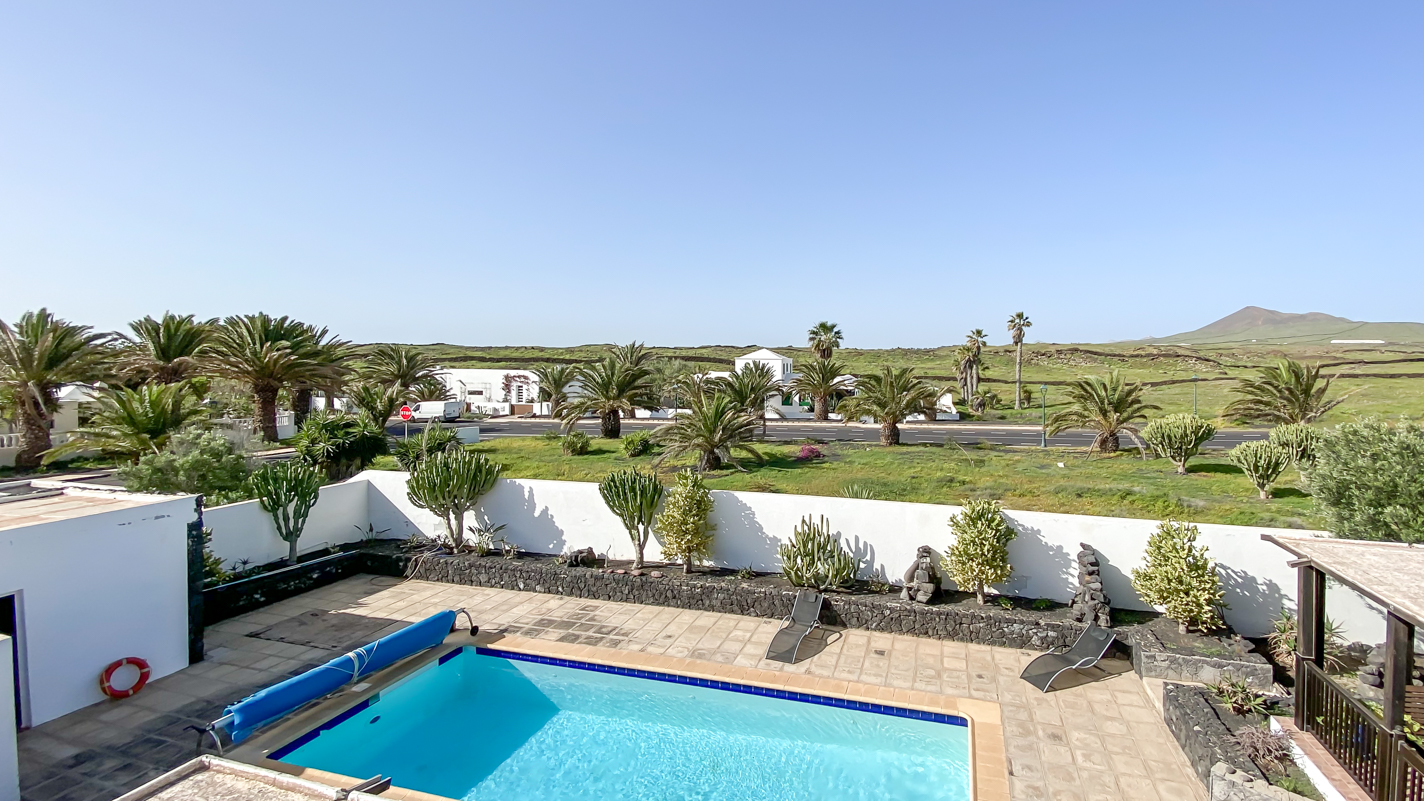 - Costa Teguise - Roper Properties