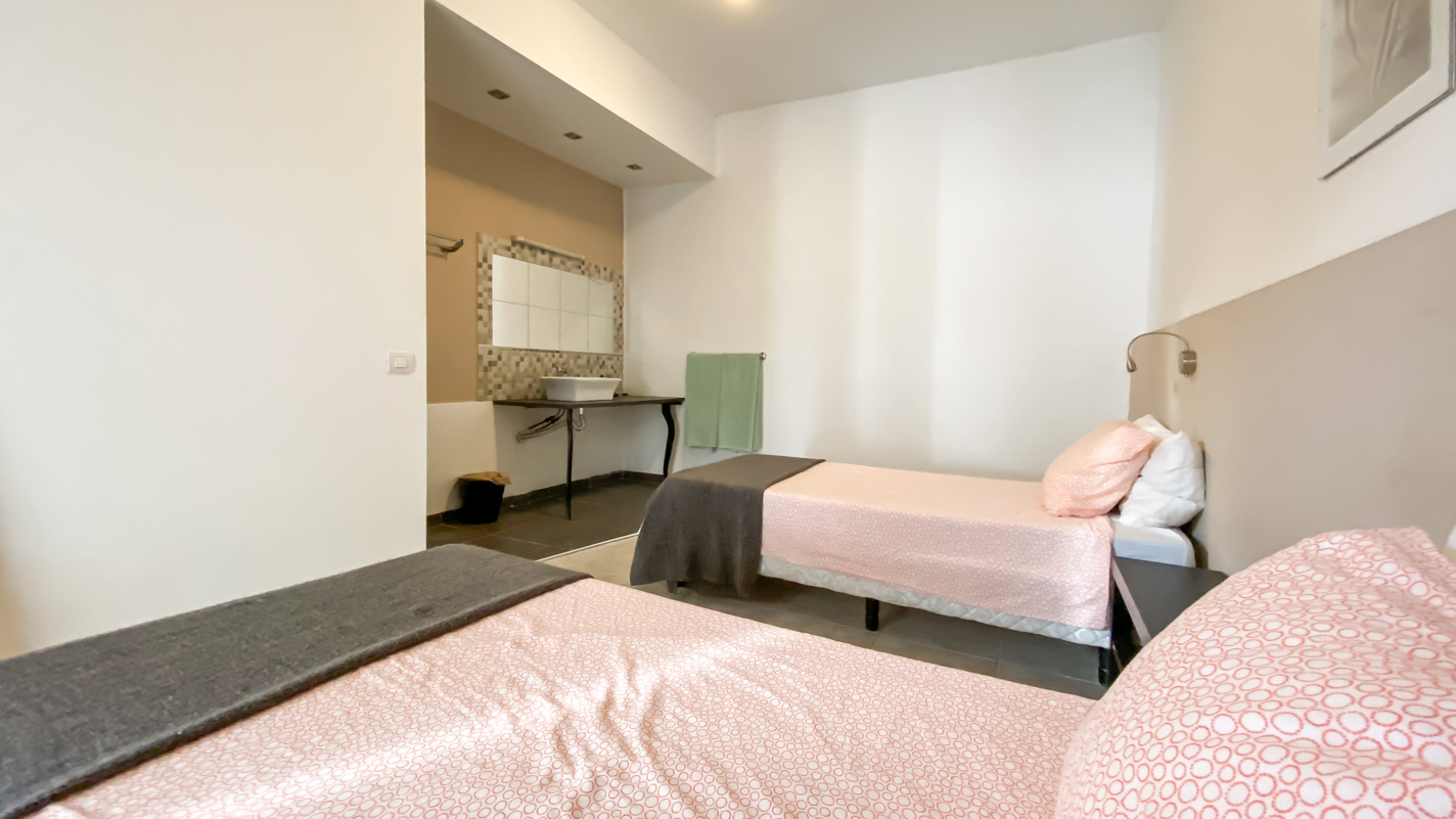 - Costa Teguise - Roper Properties