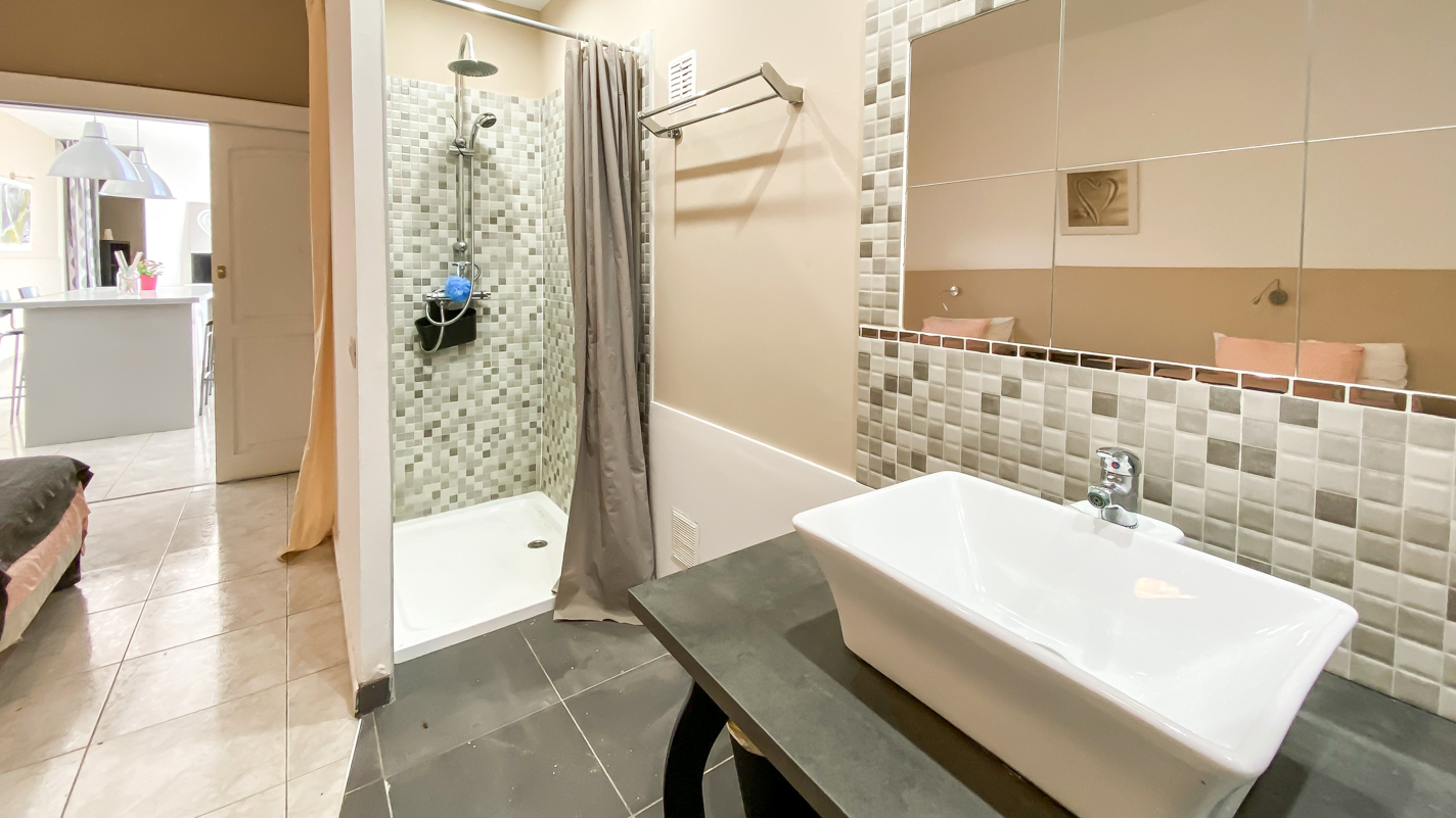 - Costa Teguise - Roper Properties