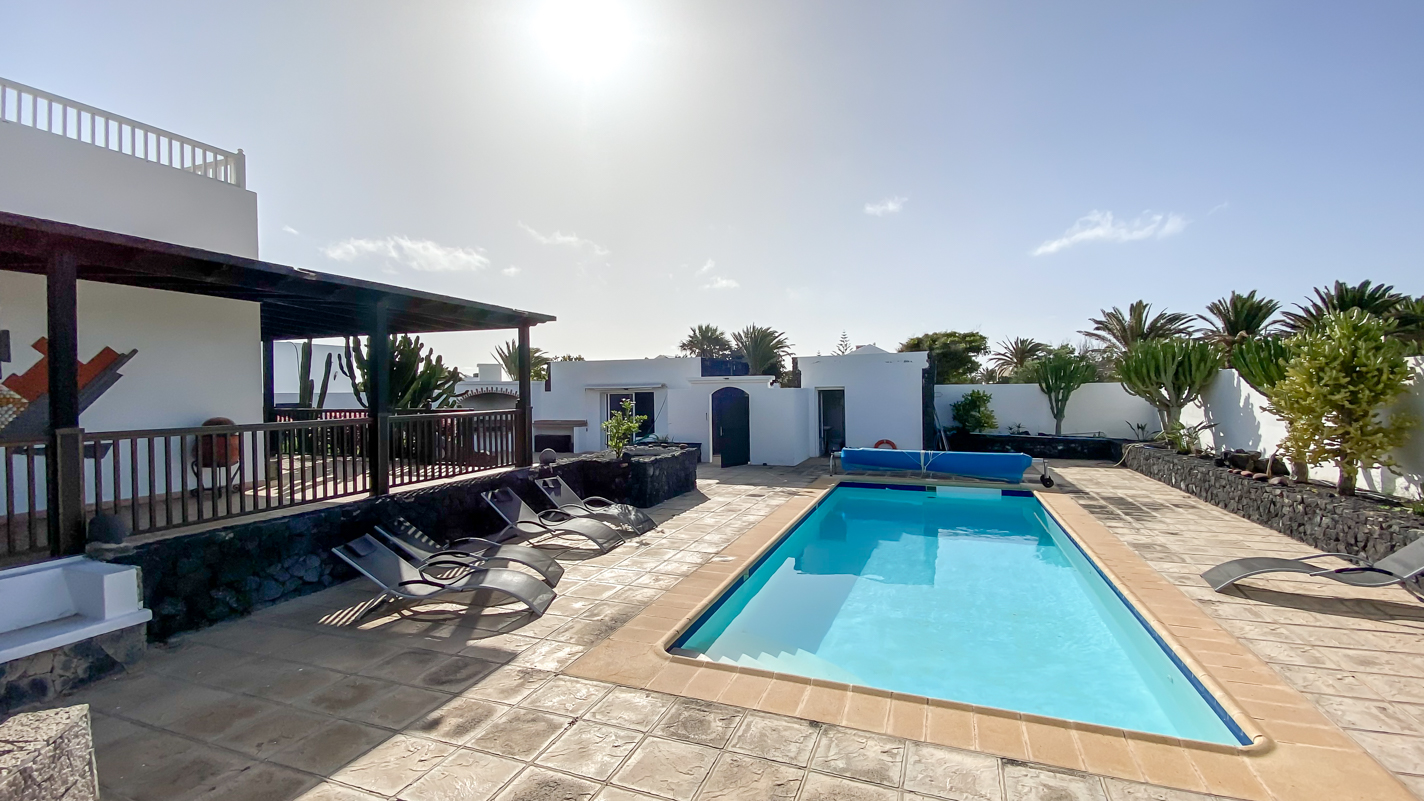 - Costa Teguise - Roper Properties