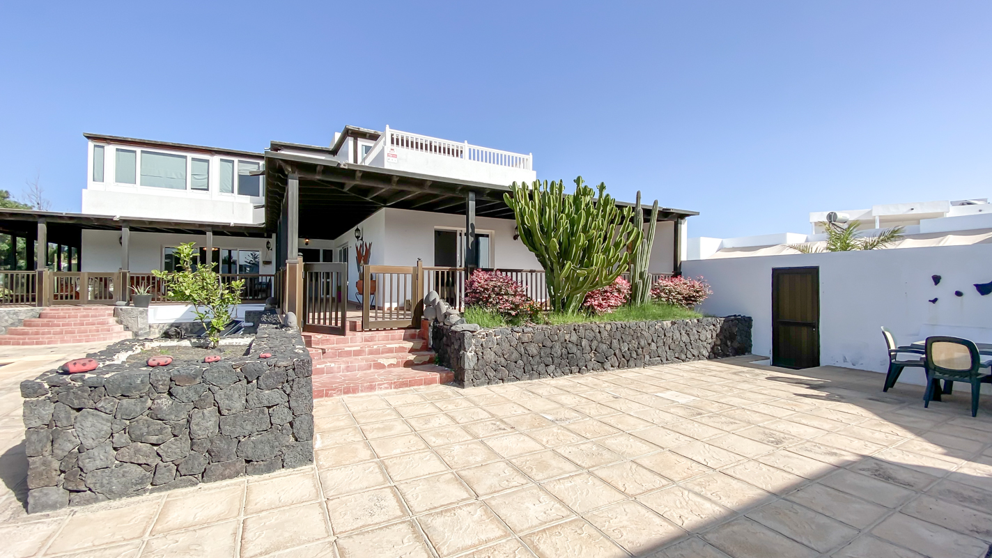 - Costa Teguise - Roper Properties
