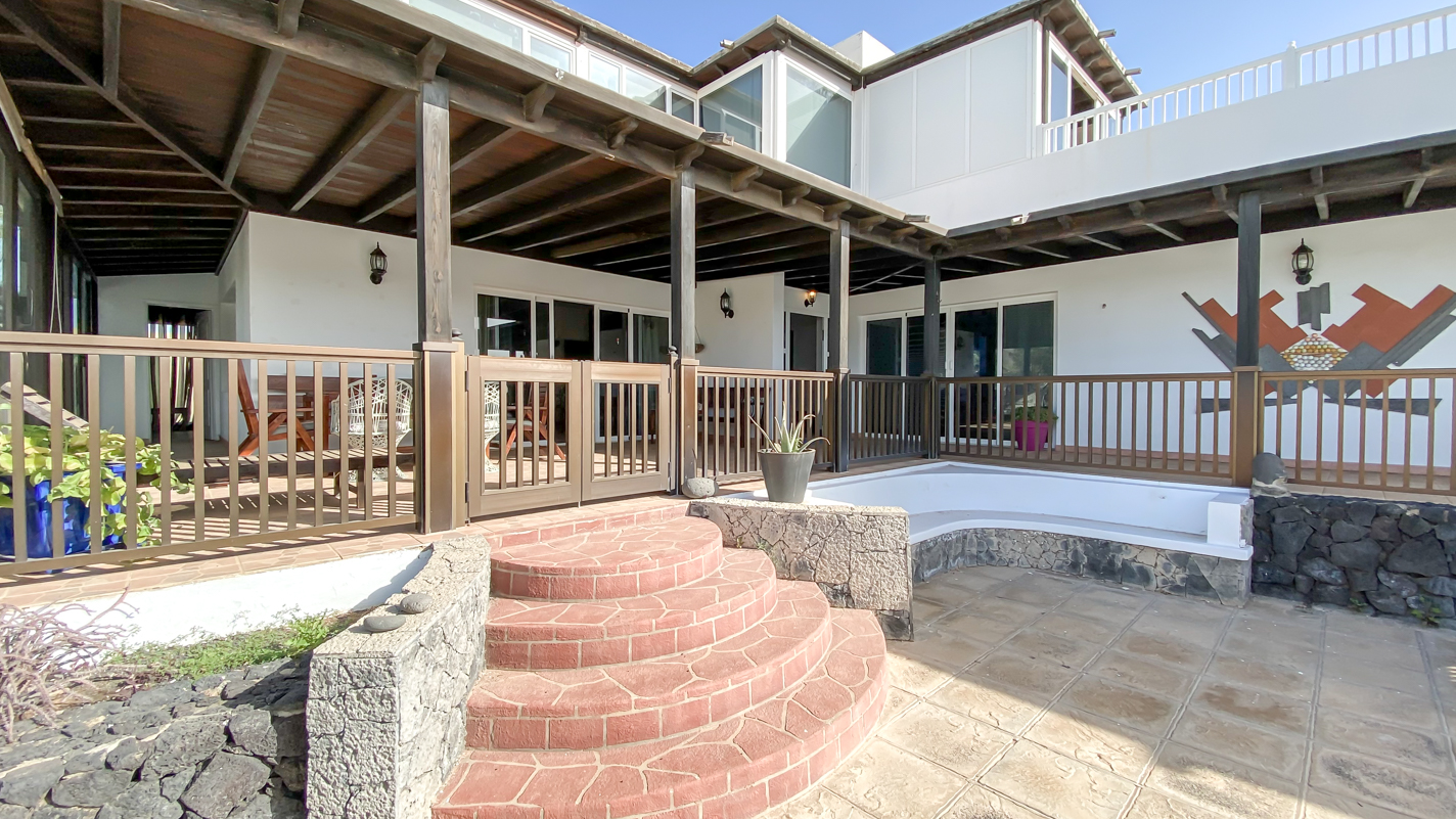 - Costa Teguise - Roper Properties