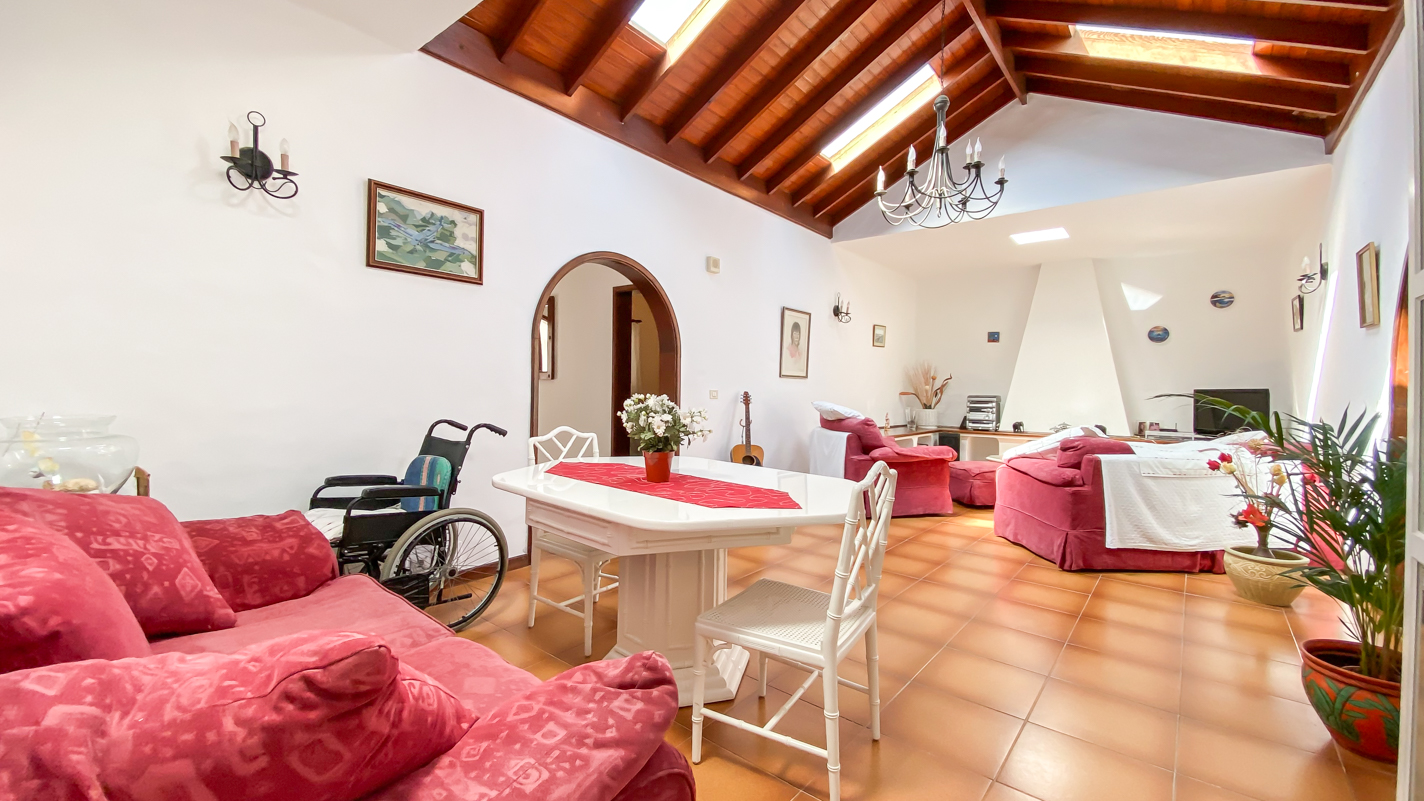- Tias - Roper Properties