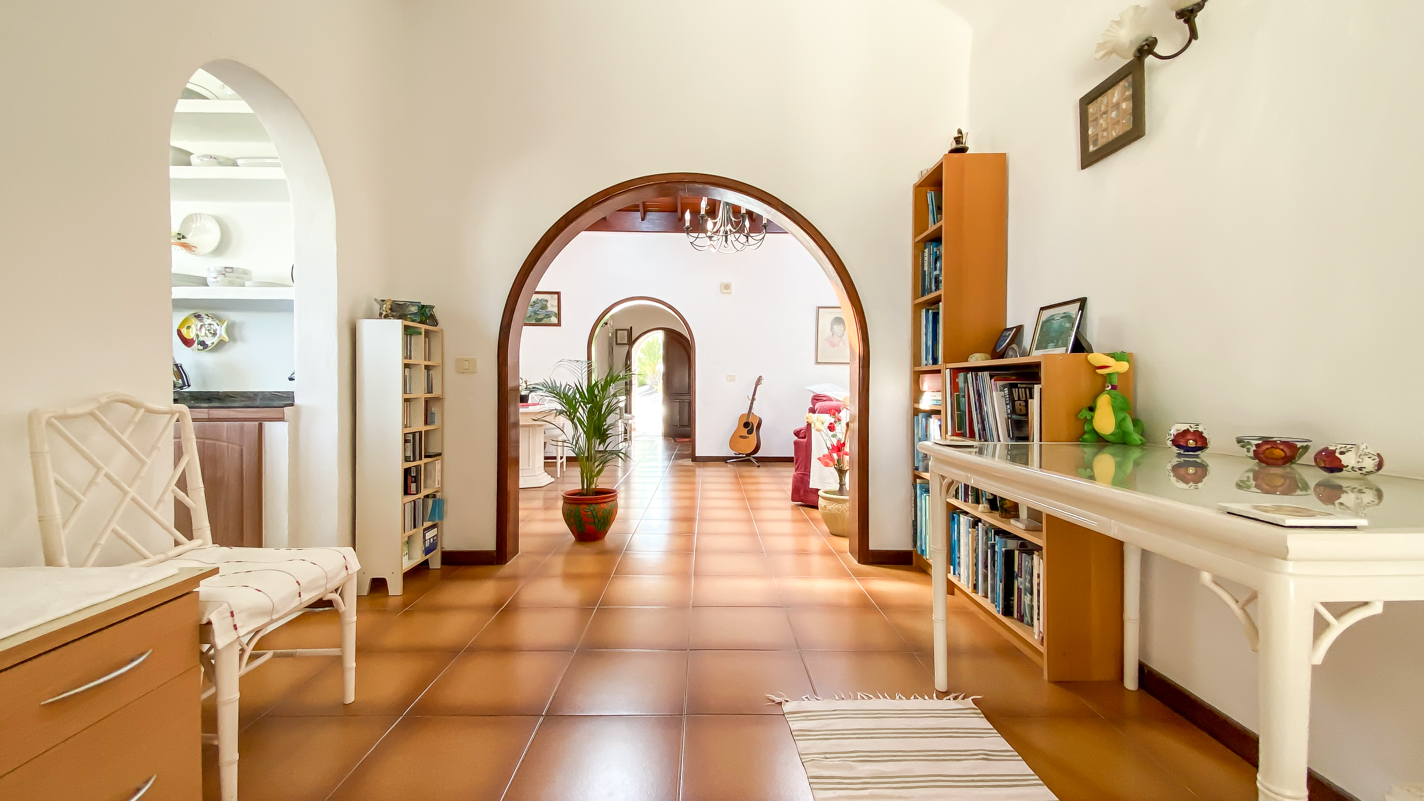 - Tias - Roper Properties