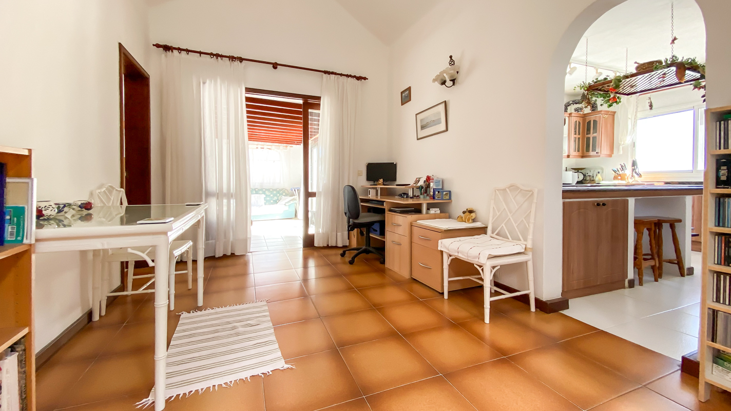 - Tias - Roper Properties