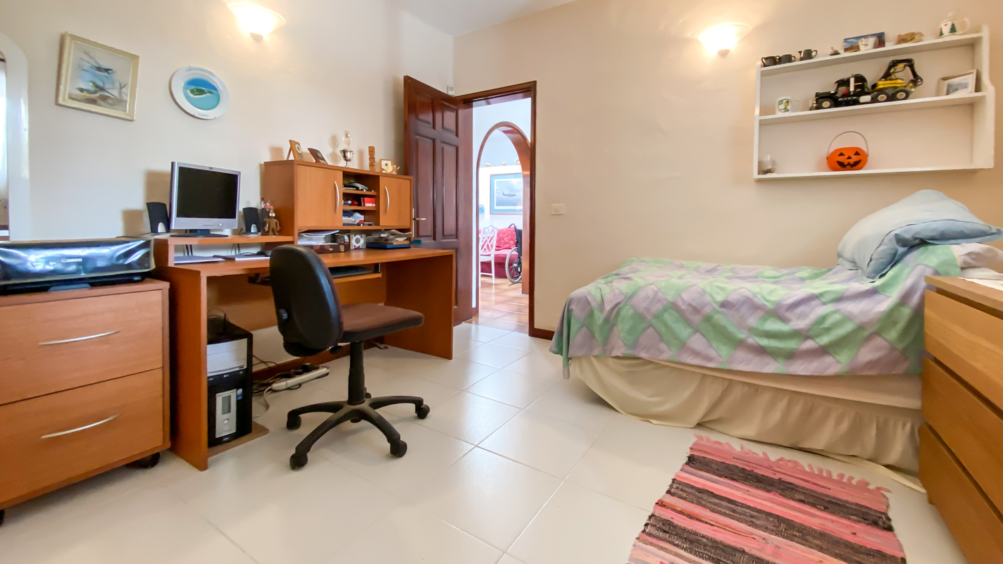 - Tias - Roper Properties