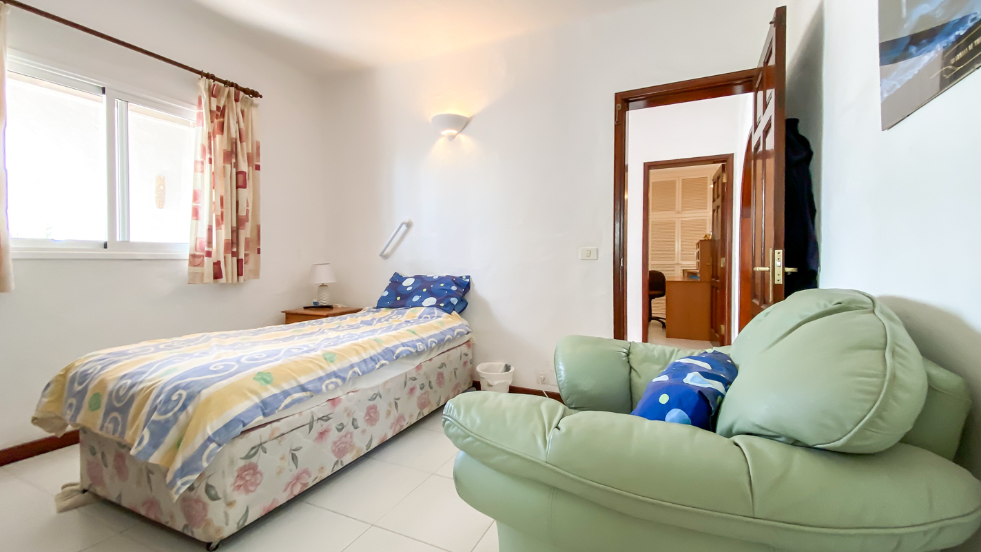 - Tias - Roper Properties