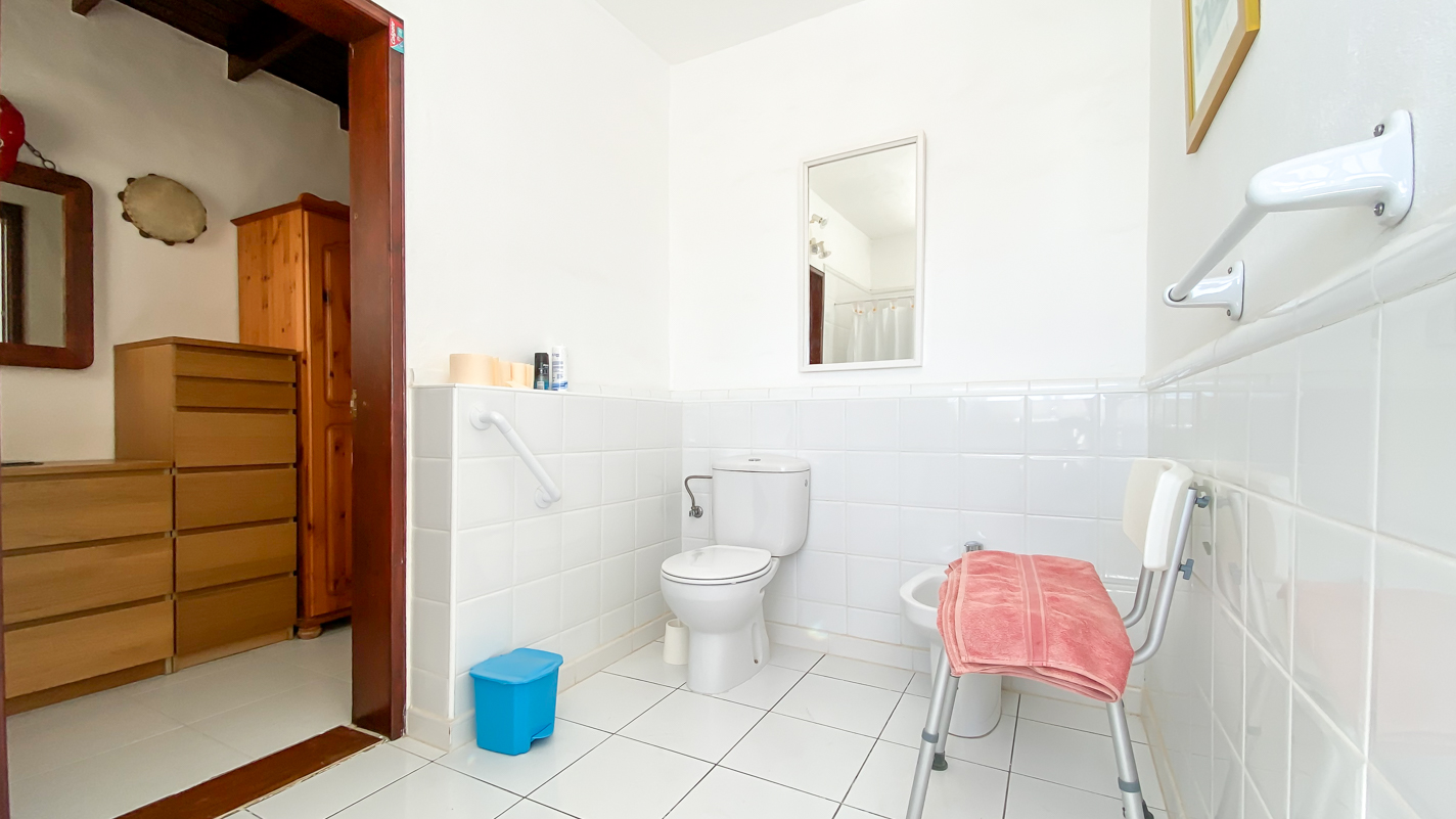 - Tias - Roper Properties