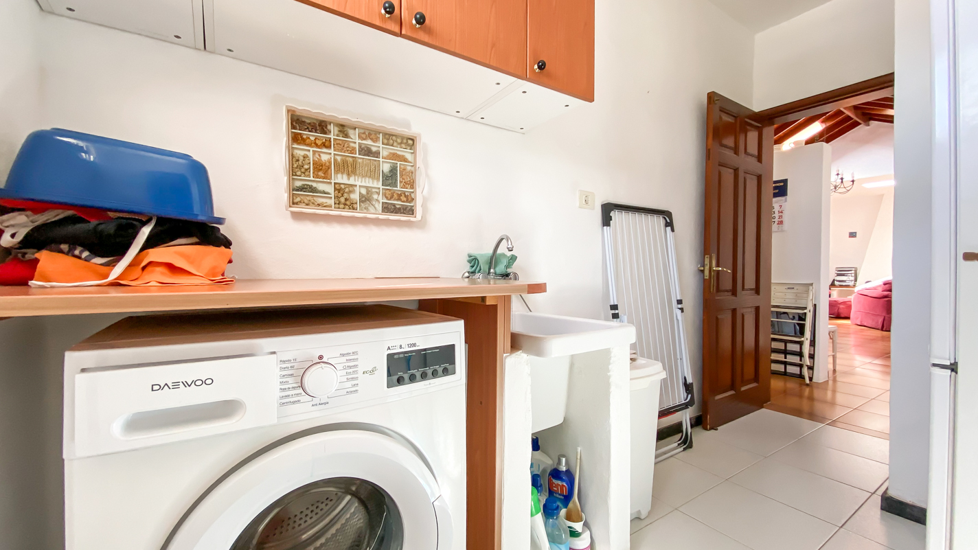 - Tias - Roper Properties