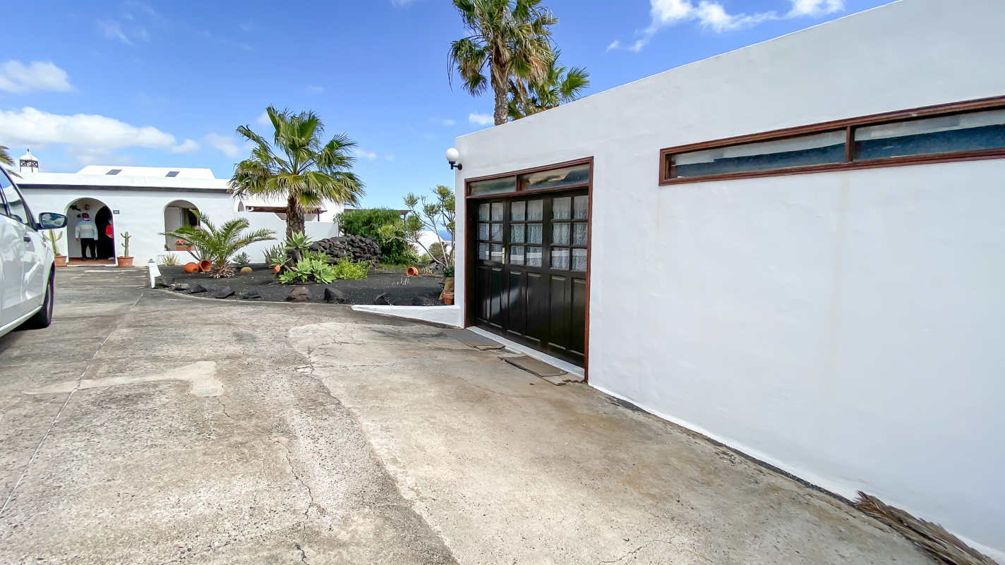 - Tias - Roper Properties