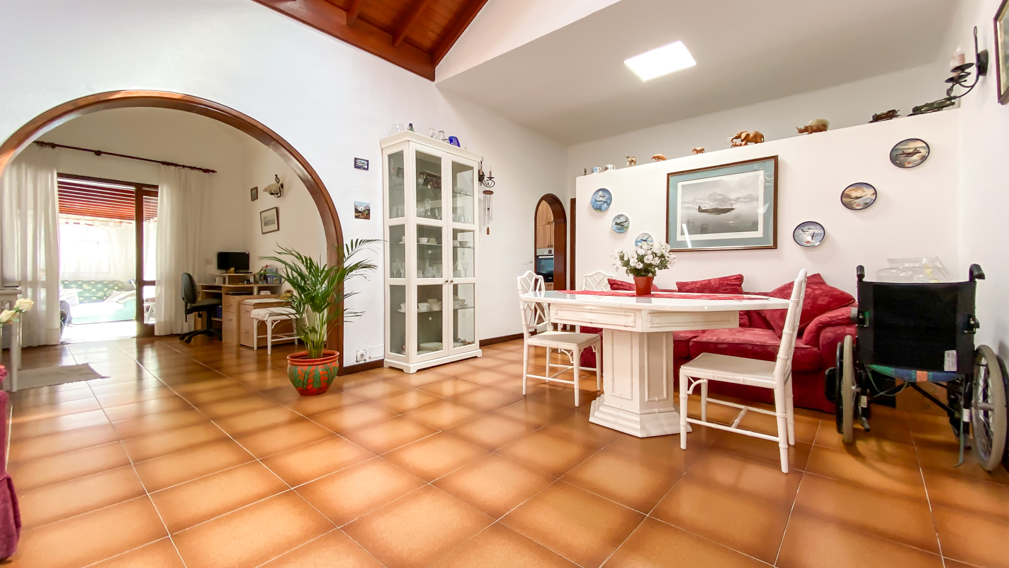 - Tias - Roper Properties