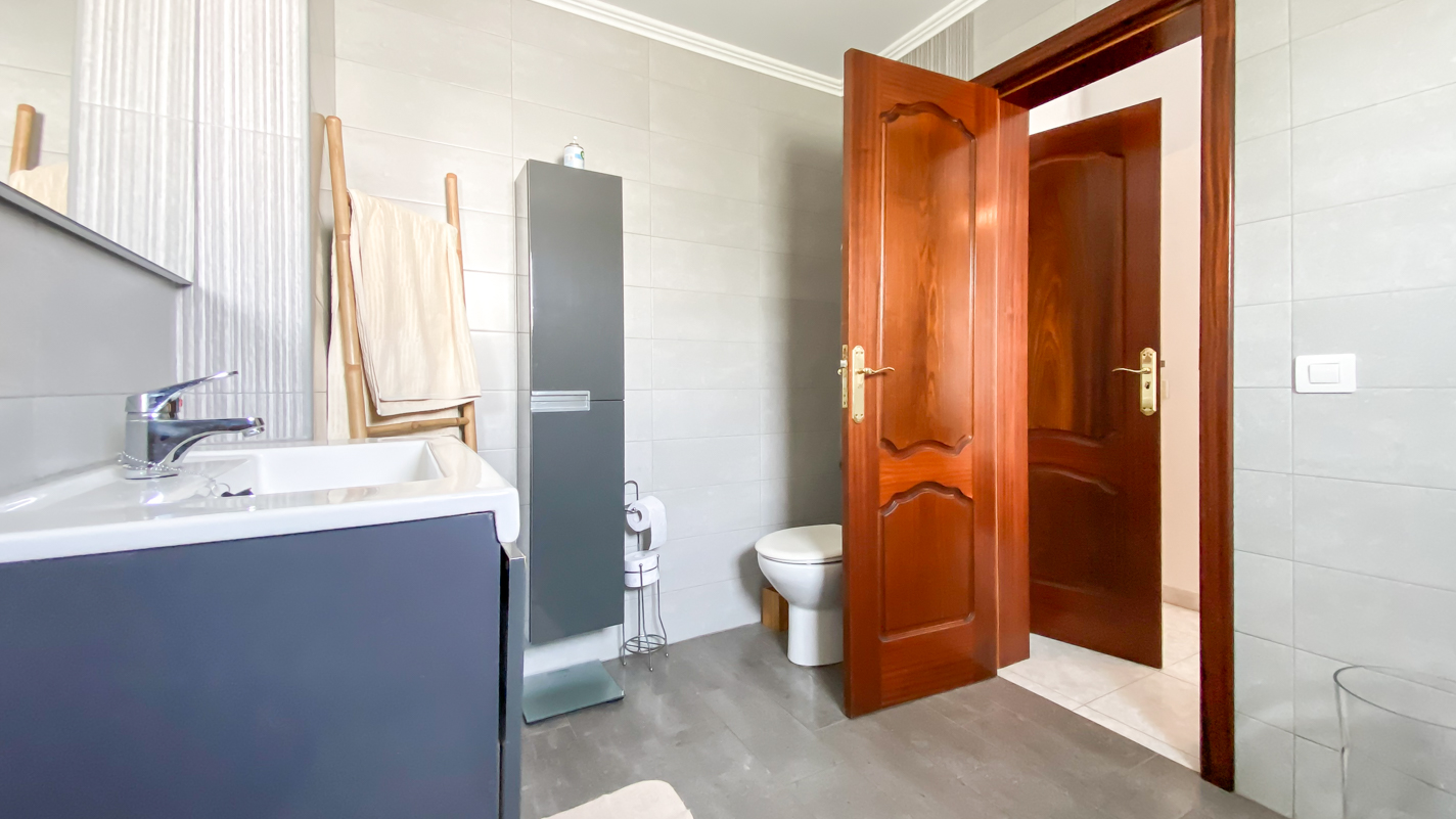 - Tias - Roper Properties