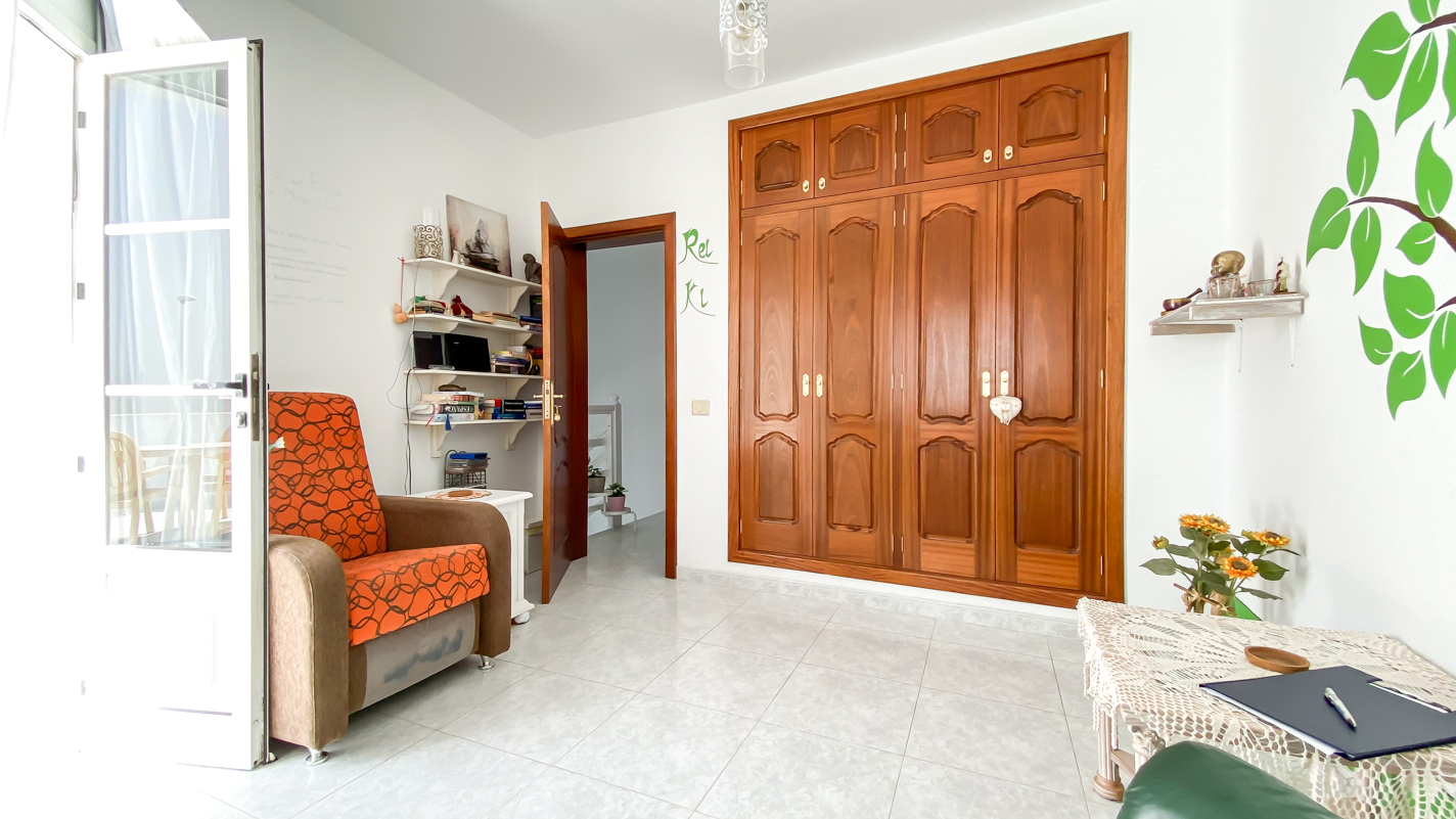 - Tias - Roper Properties