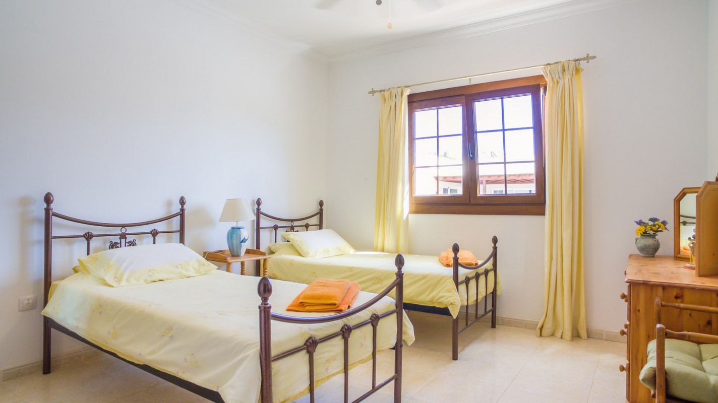 Cabeza Blanca - Yaiza - Roper Properties