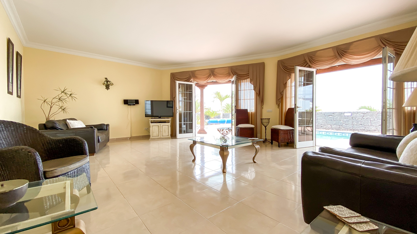 - Puerto Del Carmen - Roper Properties