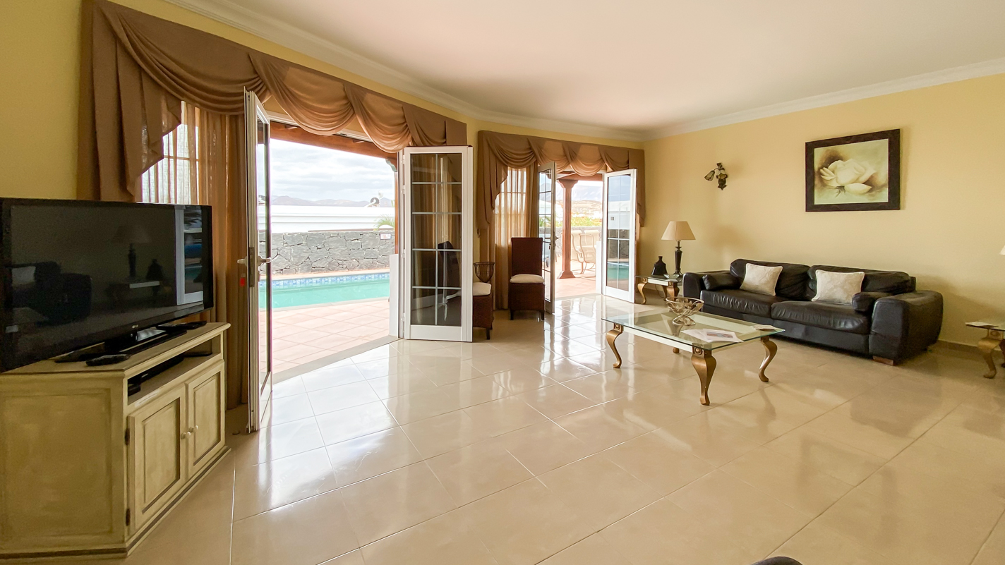- Puerto Del Carmen - Roper Properties