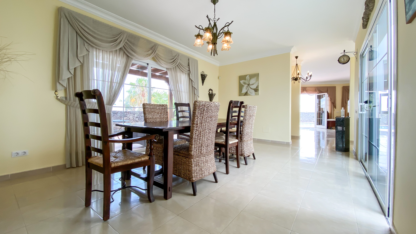 - Puerto Del Carmen - Roper Properties