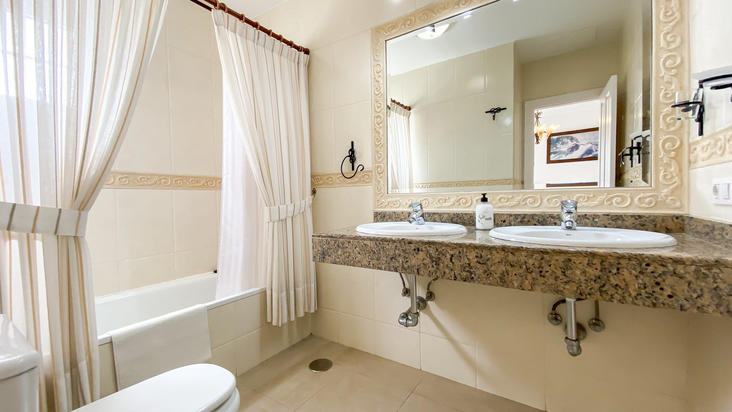- Puerto Del Carmen - Roper Properties