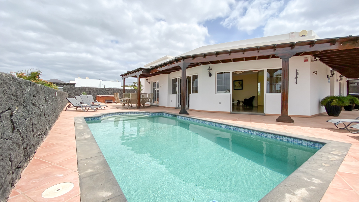- Puerto Del Carmen - Roper Properties