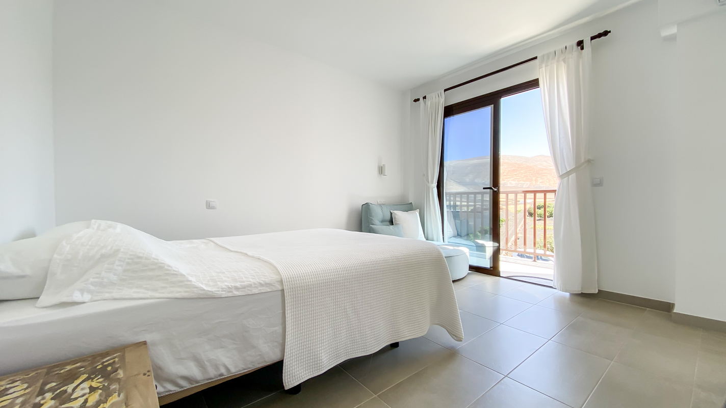 - Yaiza - Roper Properties