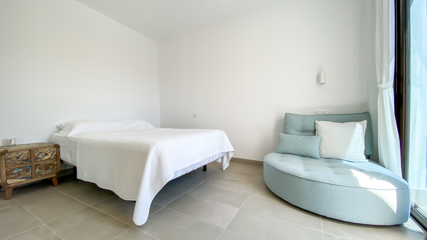 - Yaiza - Roper Properties