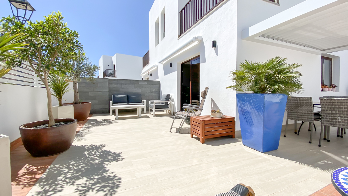 - Yaiza - Roper Properties
