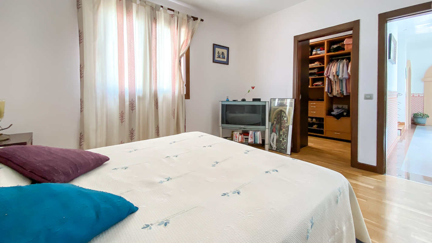 - Tías - Roper Properties