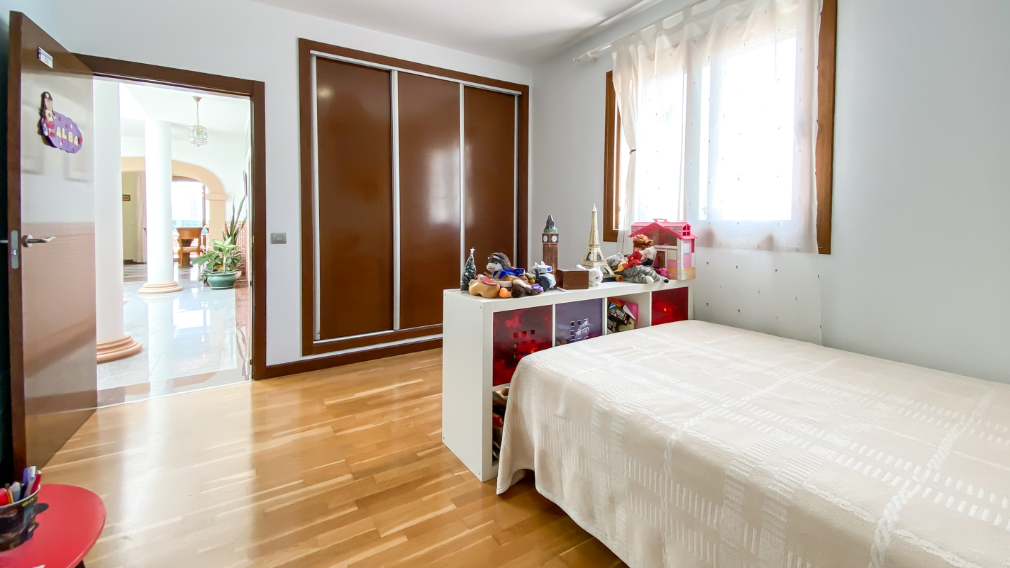 - Tías - Roper Properties