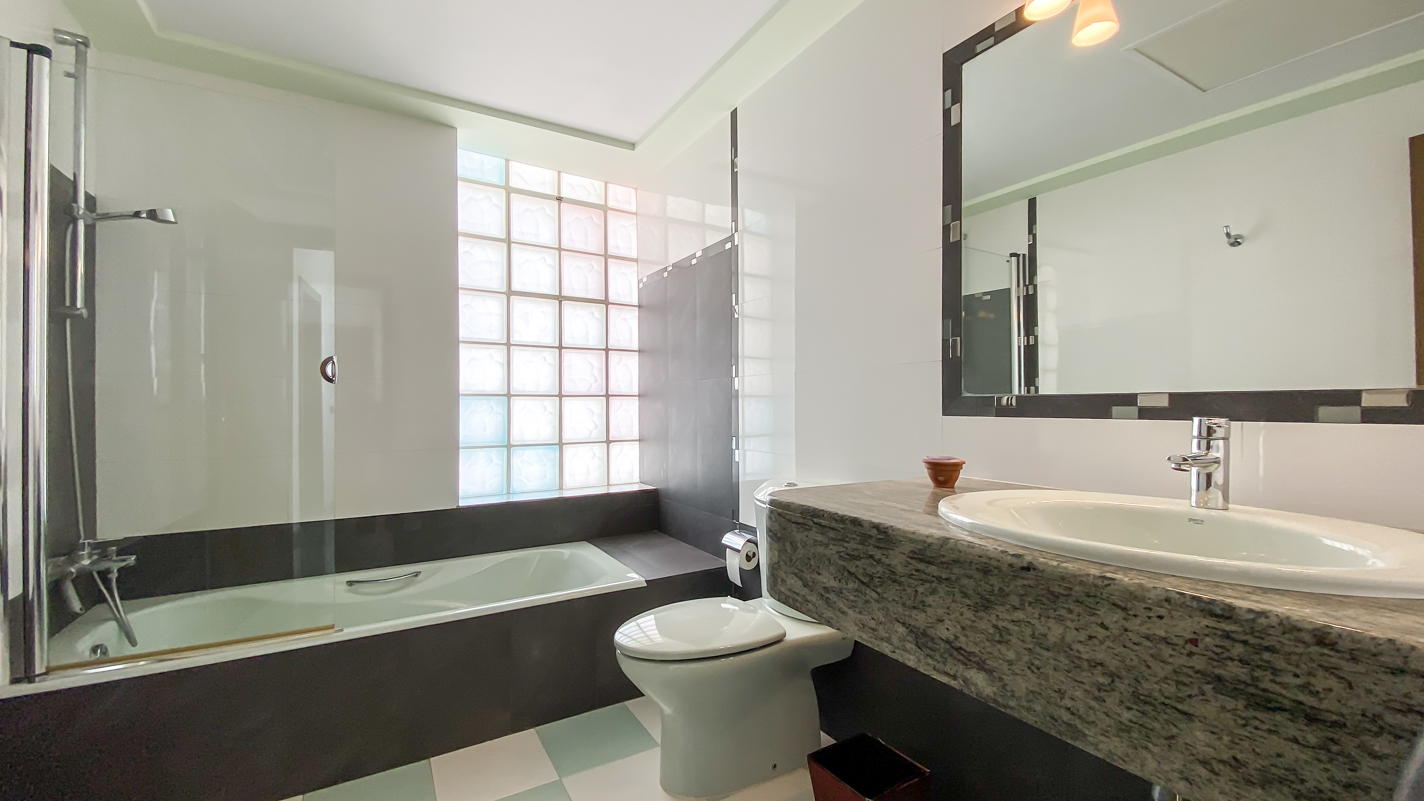- Tías - Roper Properties