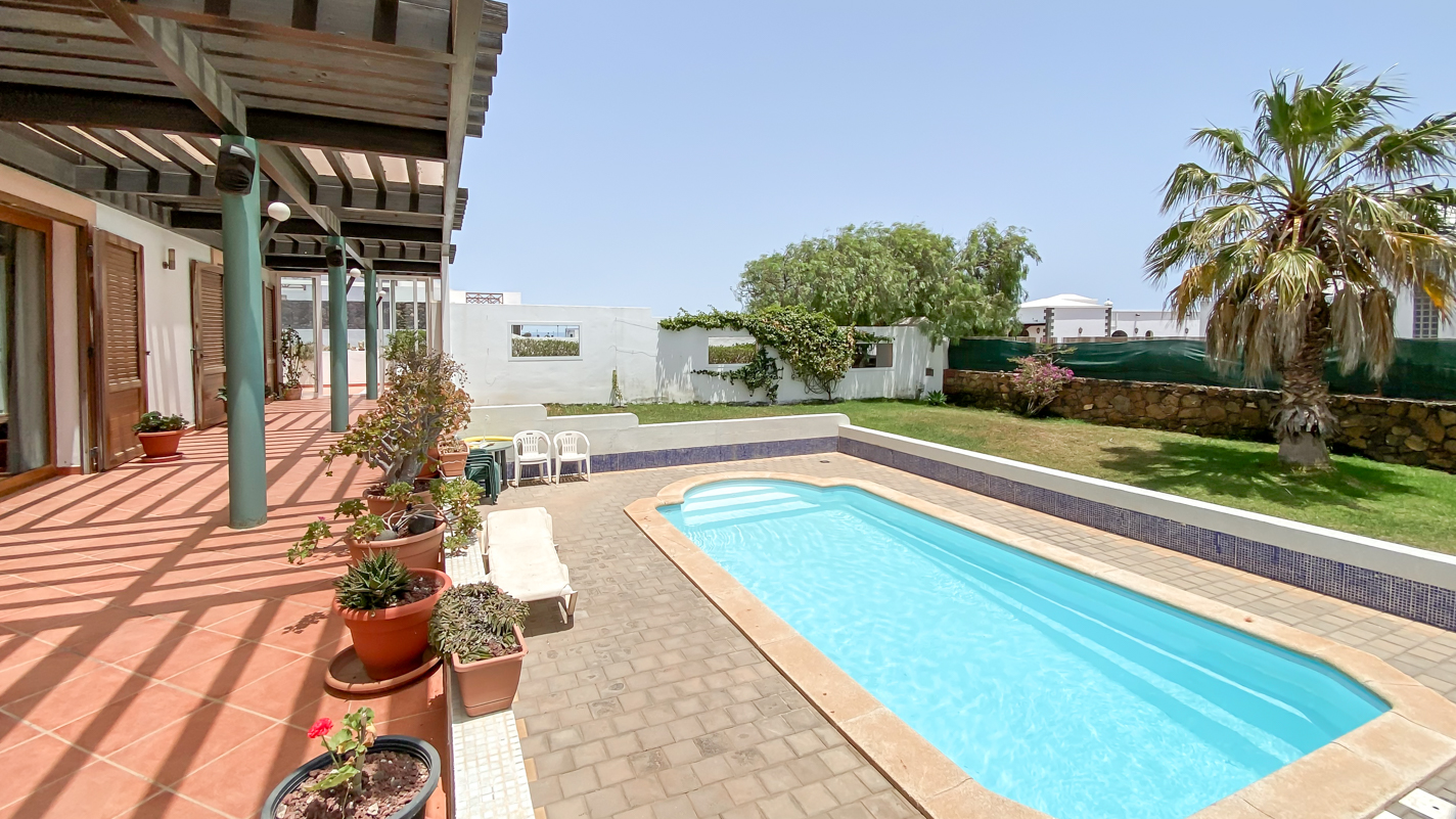 - Tías - Roper Properties