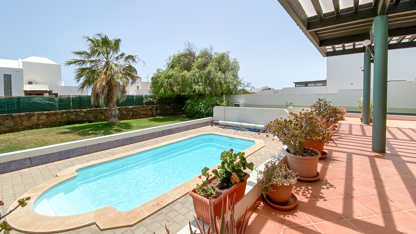- Tías - Roper Properties