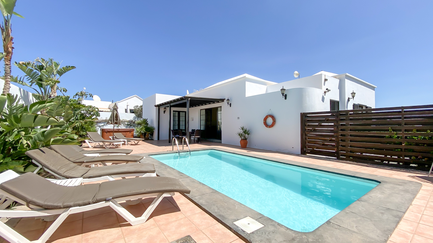 - Puerto Del Carmen - Roper Properties
