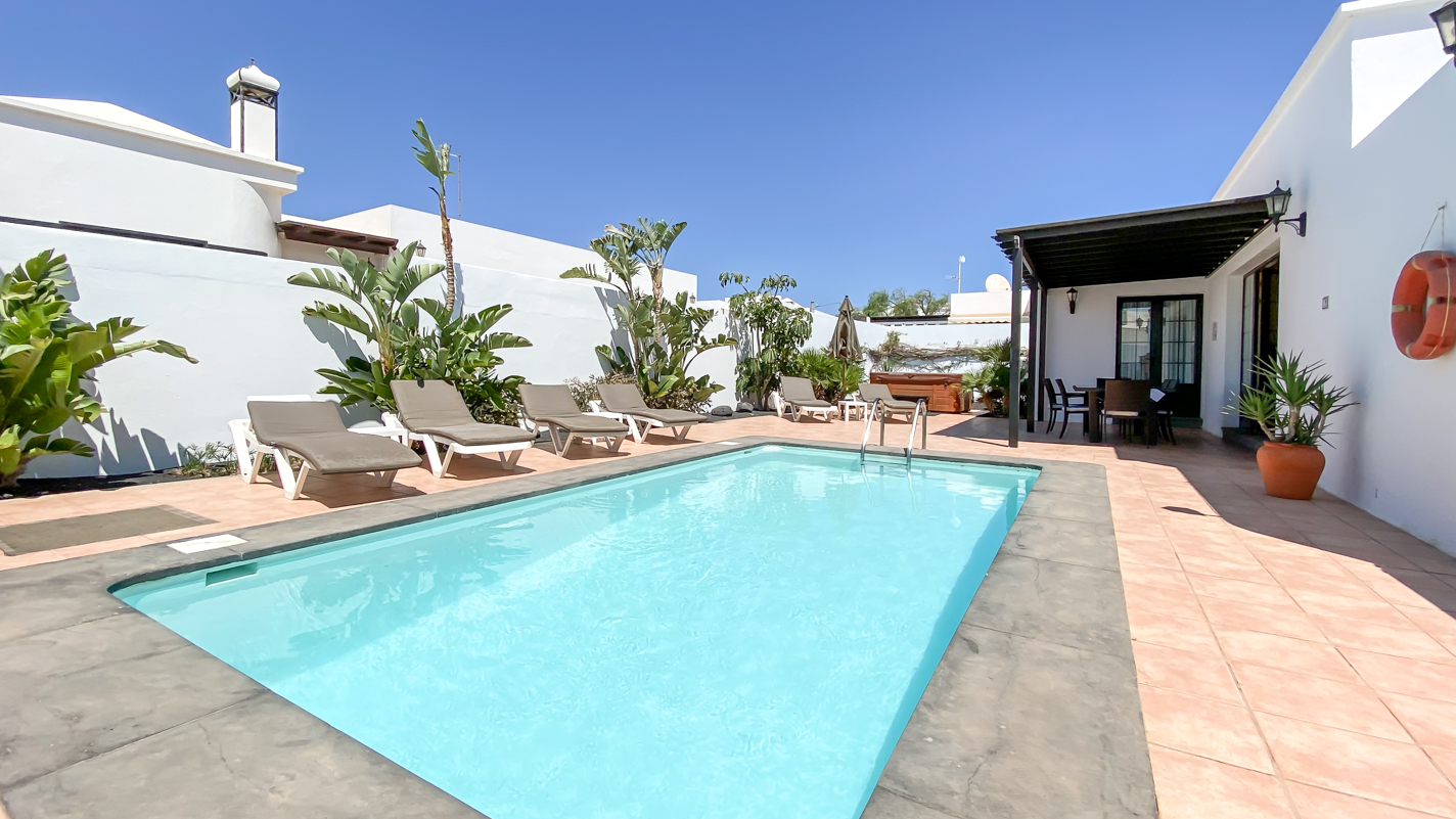 - Puerto Del Carmen - Roper Properties