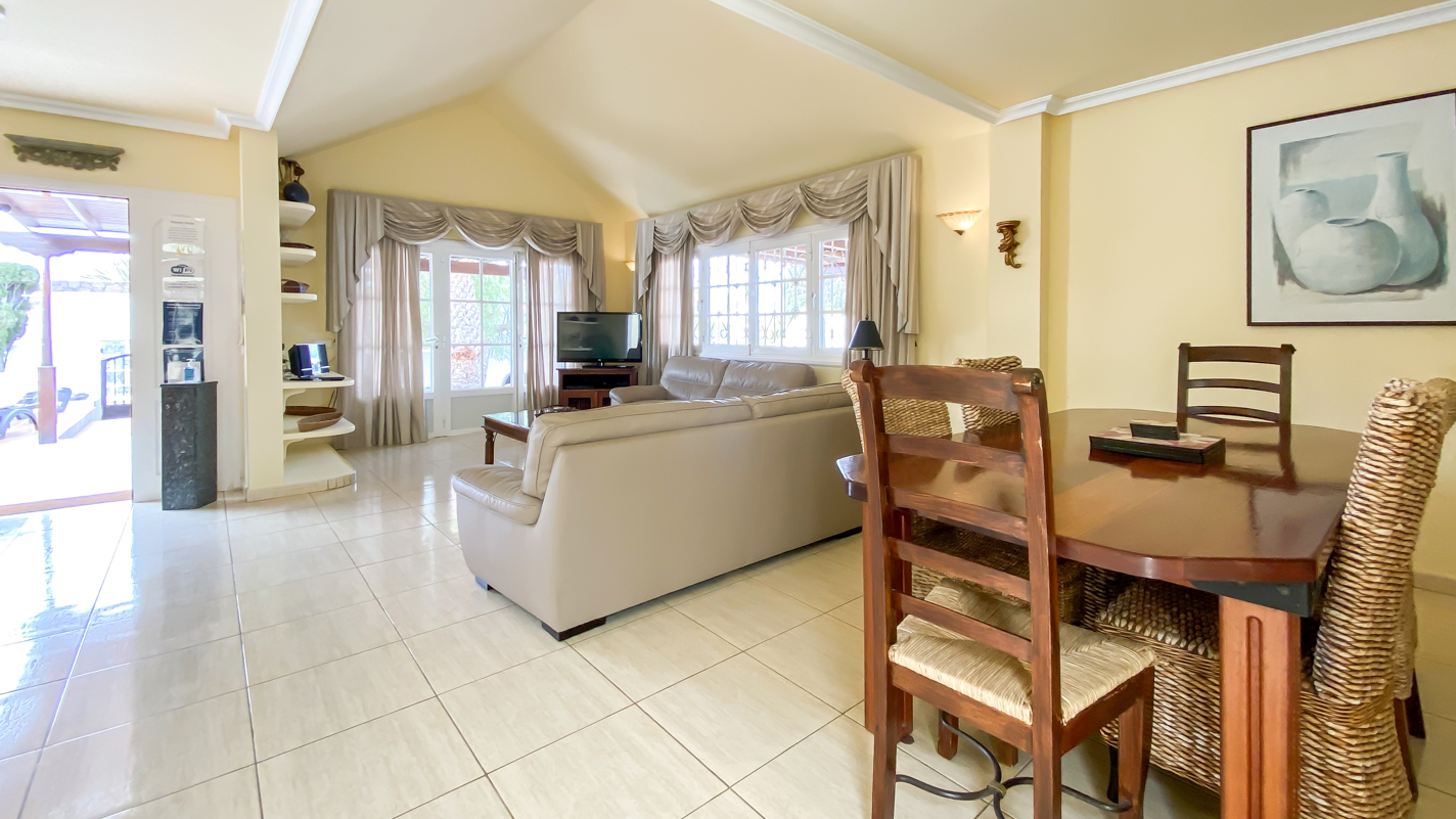 - Puerto Del Carmen - Roper Properties