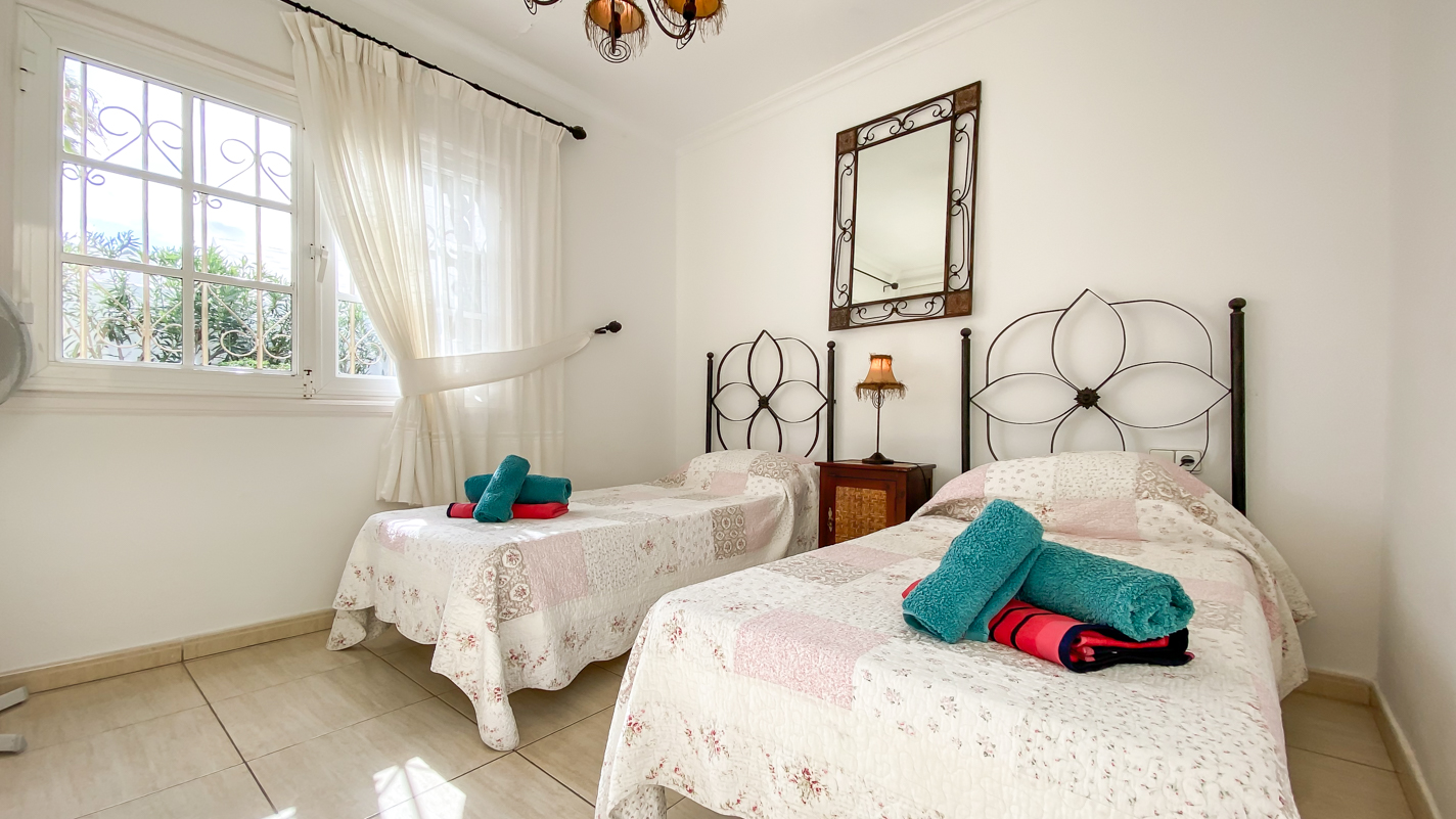 - Puerto Del Carmen - Roper Properties
