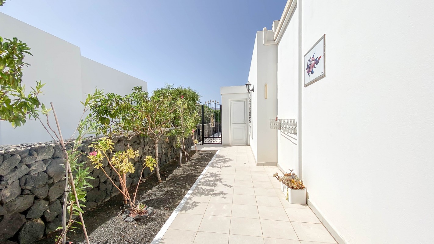 Caserones II - Puerto Del Carmen - Roper Properties