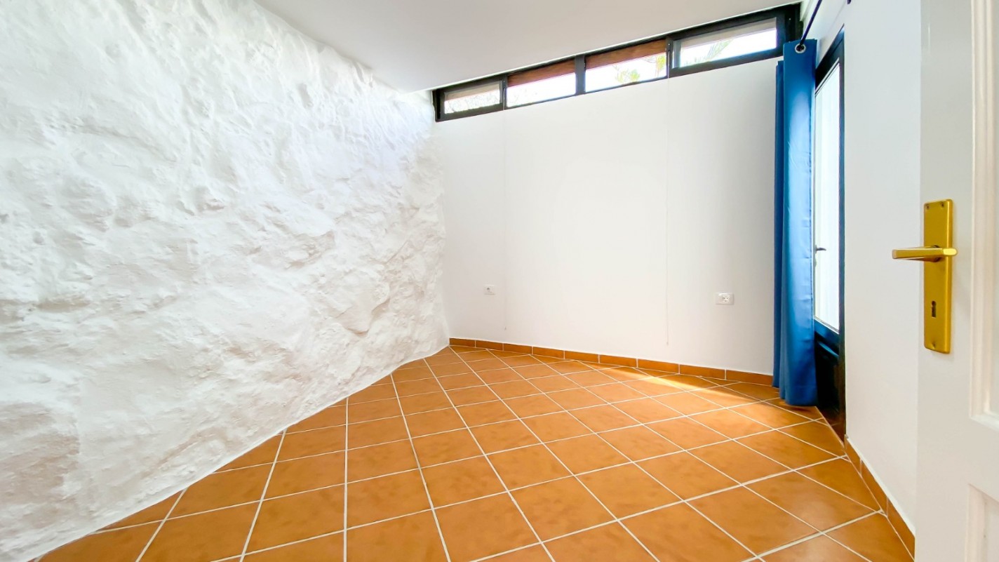 - Puerto Del Carmen - Roper Properties