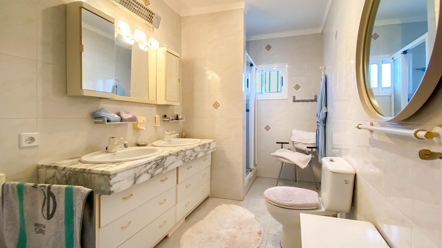 - Tias - Roper Properties