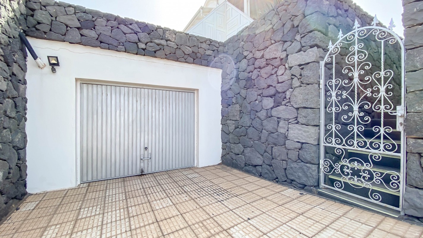 - Tias - Roper Properties