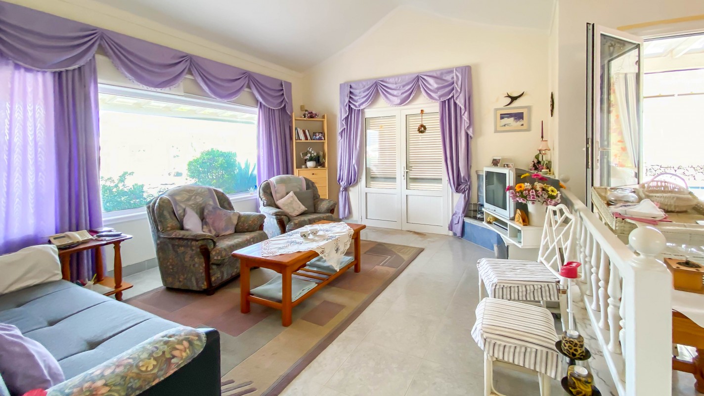 - Tias - Roper Properties