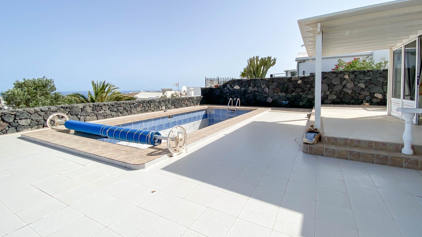 - Tias - Roper Properties